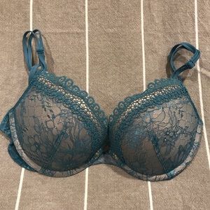 Victoria’s Secret Very Sexy 32D bra
